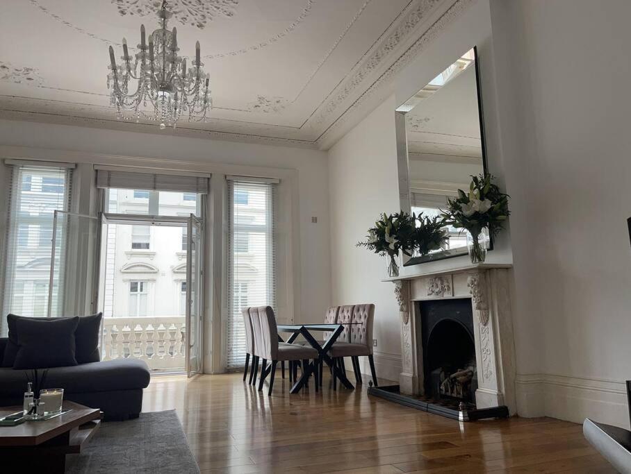 Stunning Grand 2 Bed, 2 Bath Apartment, Лондон Экстерьер фото